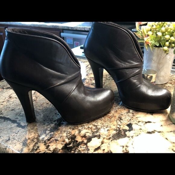 Vintage Nanette Lepore Brown leather Booties  Botines Size 7.5 - Picture 1 of 7